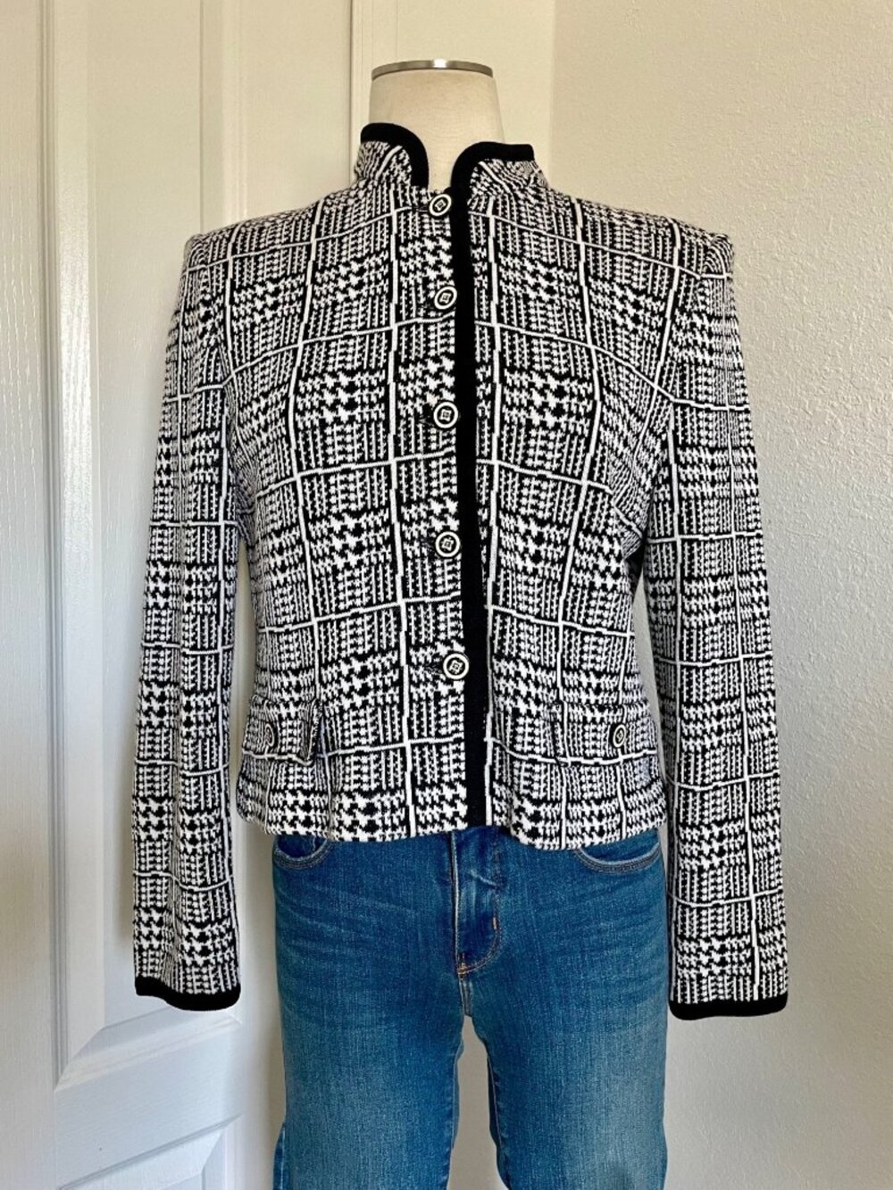 St. John Collection Old Money Abstract Houndstooth Black + White Knit Jacket 8